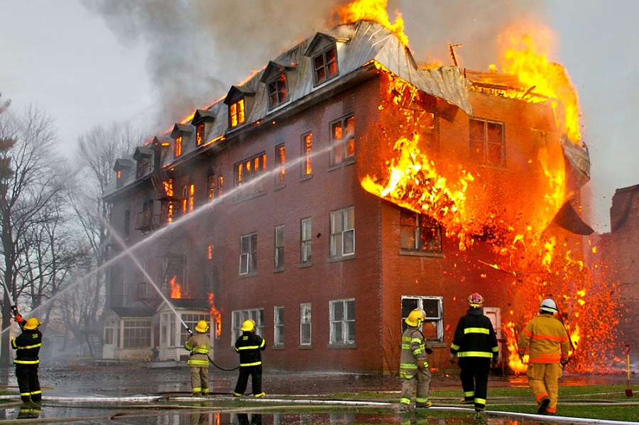 Как быстро ликвидировать пожар дома или на даче
