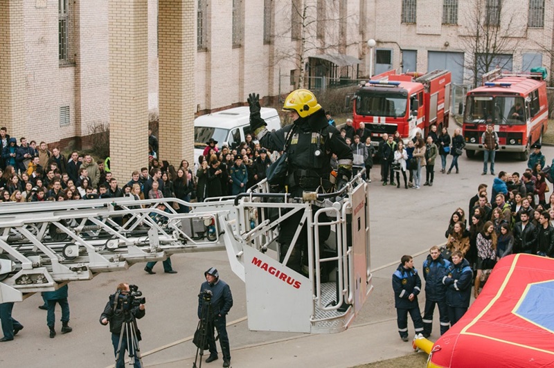 Факторы, влияющие на время эвакуации людей при пожаре