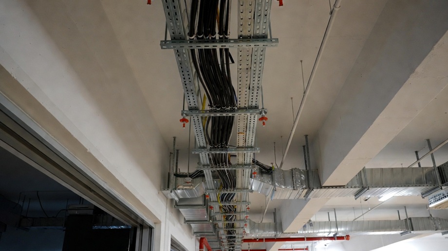 Огнезащита кабельных трасс в торговом центре при поэтапном ремонте